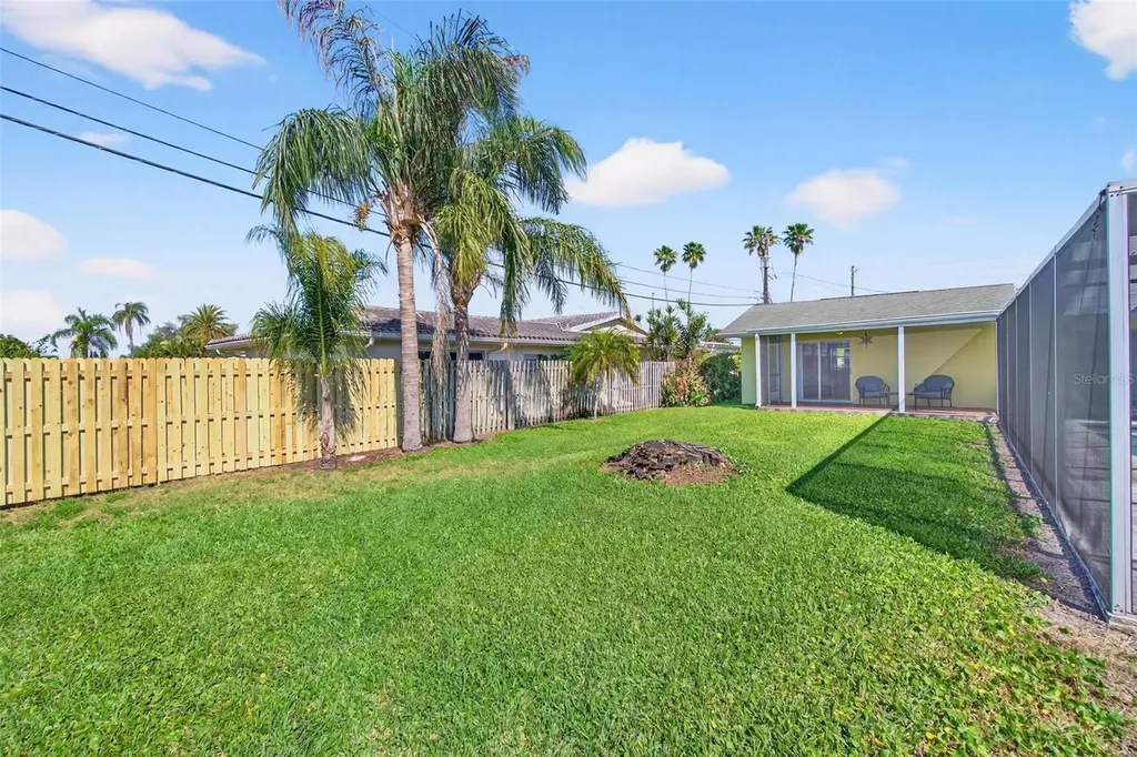 10100 Commodore Drive Seminole FL 33776