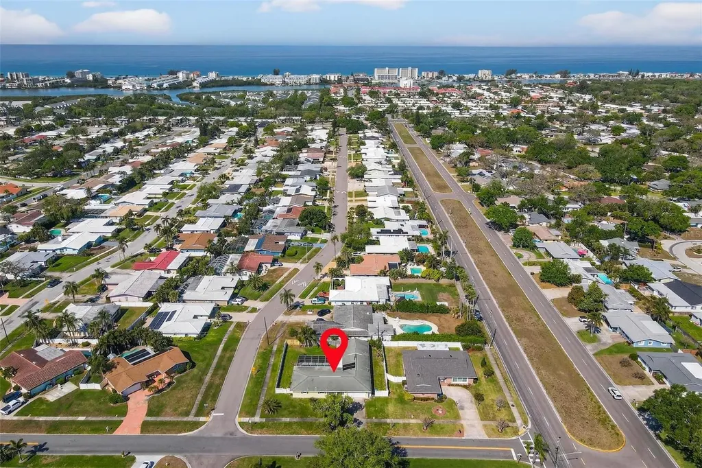 10100 Commodore Drive Seminole FL 33776