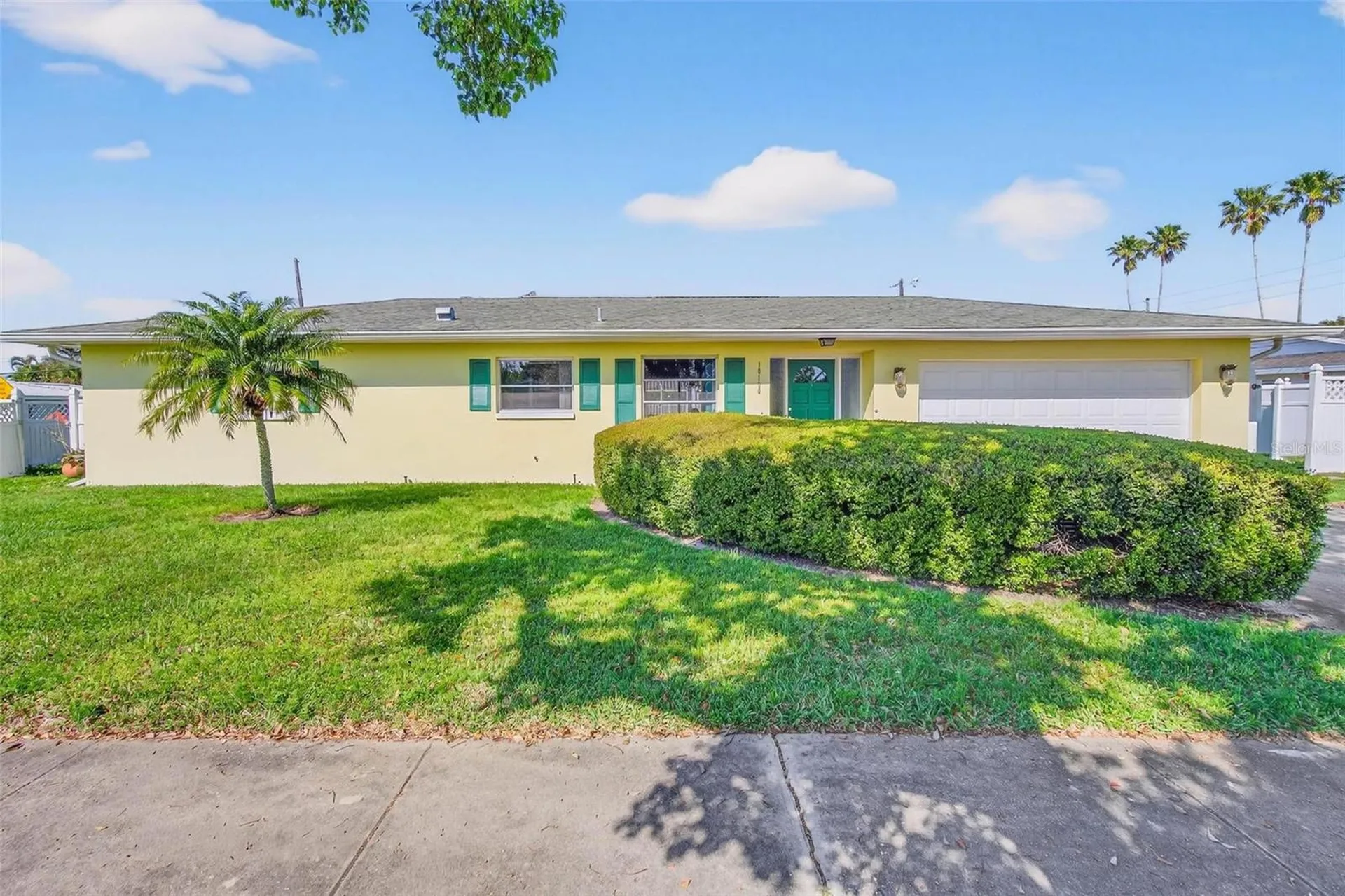 10100 Commodore Drive Seminole FL 33776