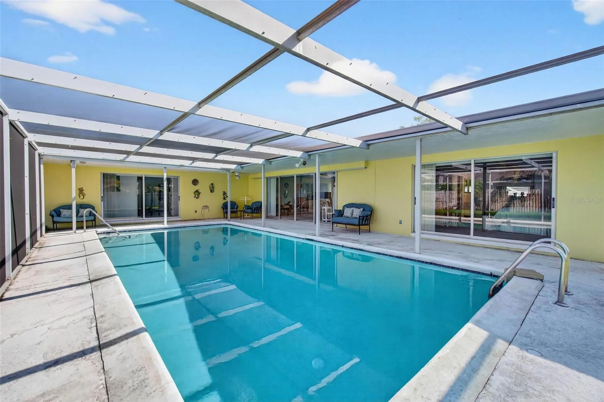10100 Commodore Drive Seminole FL 33776