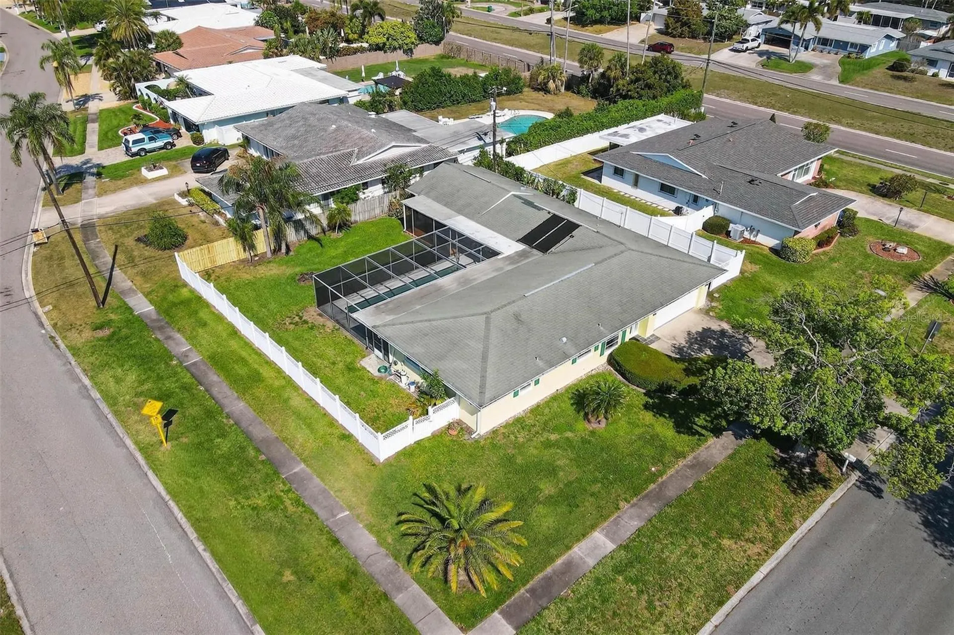 10100 Commodore Drive Seminole FL 33776