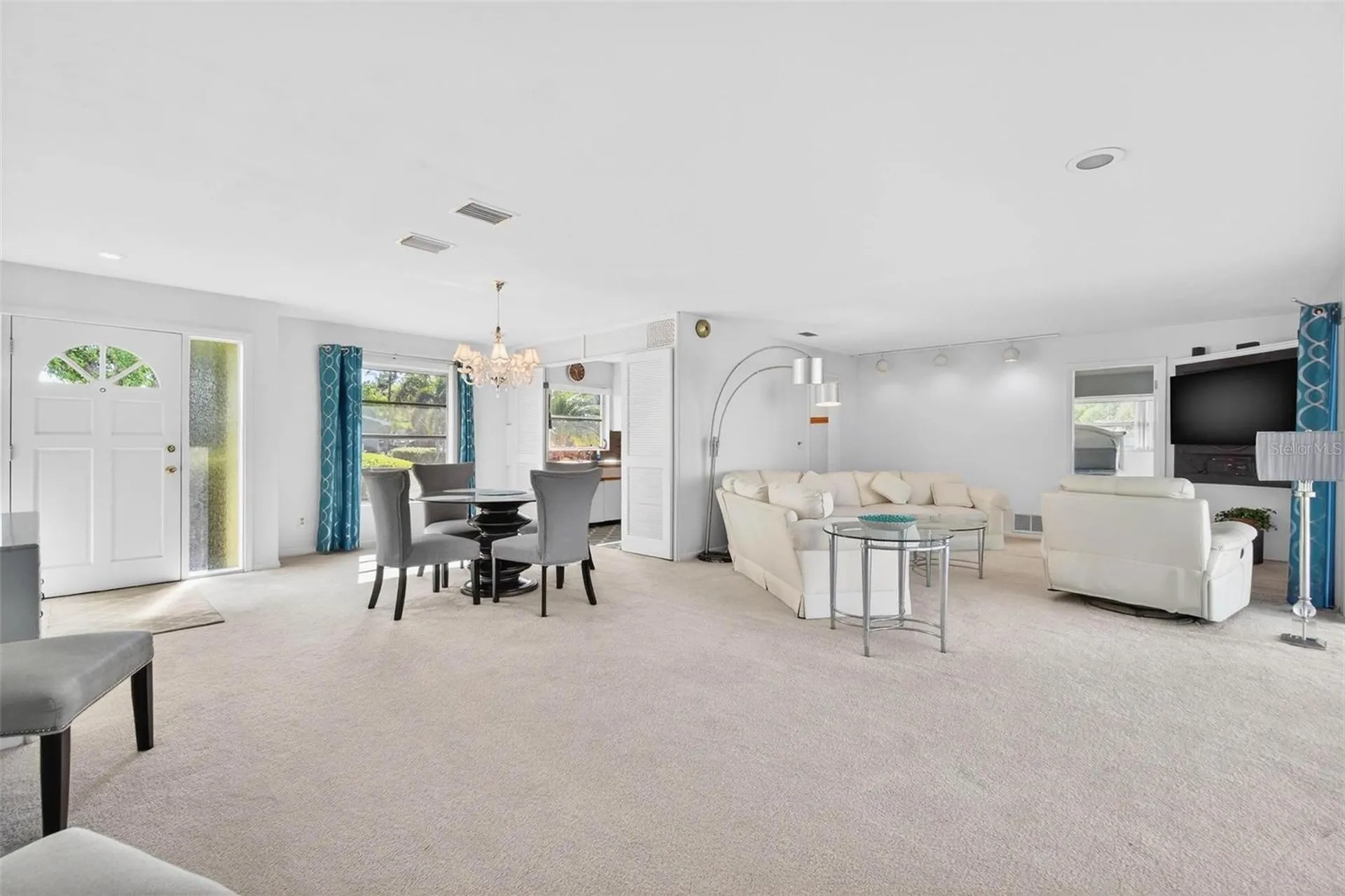 10100 Commodore Drive Seminole FL 33776