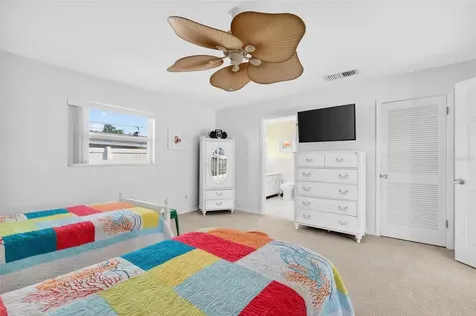10100 Commodore Drive Seminole FL 33776