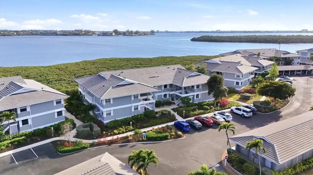1323 Perico Point Circle Bradenton FL 34209