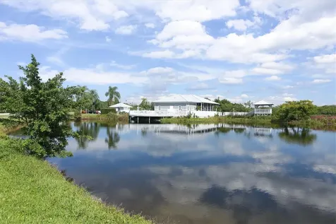 1323 Perico Point Circle Bradenton FL 34209