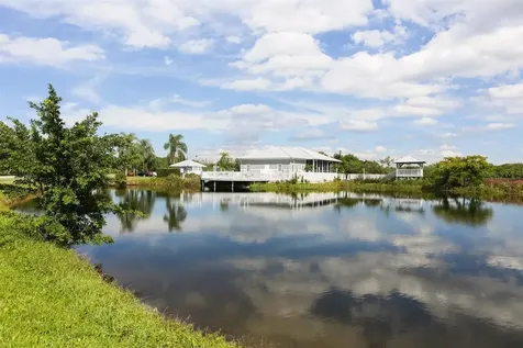 1323 Perico Point Circle Bradenton FL 34209