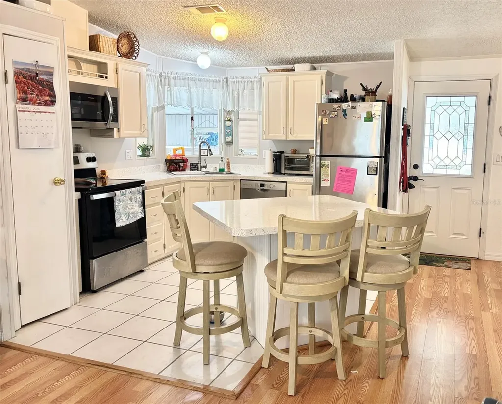 102 Americana Court NE St Petersburg FL 33702