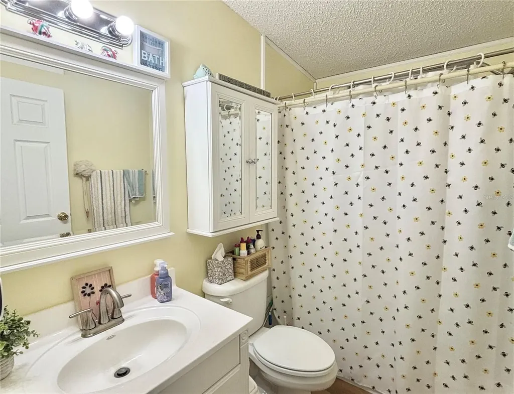 102 Americana Court NE St Petersburg FL 33702