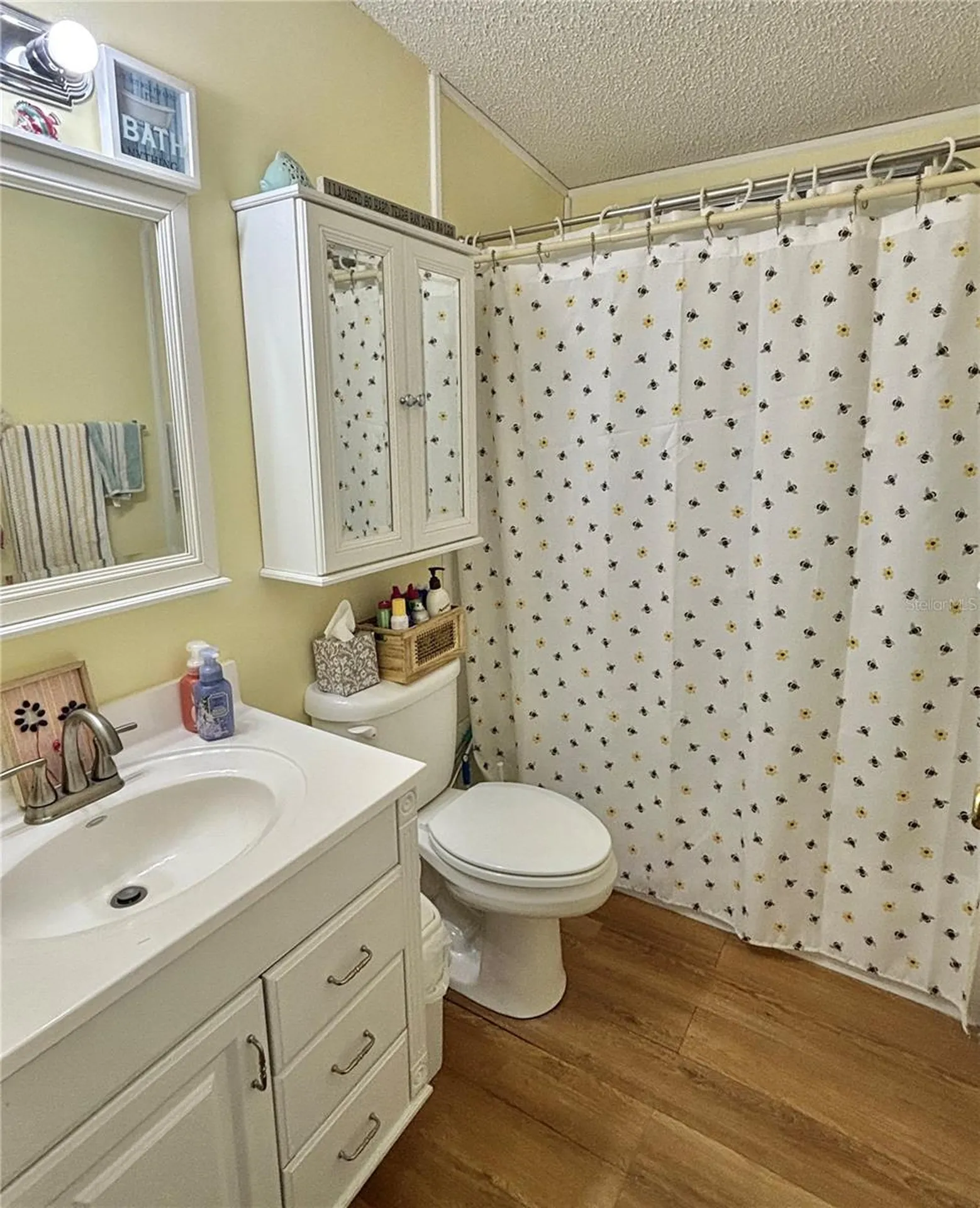 102 Americana Court NE St Petersburg FL 33702