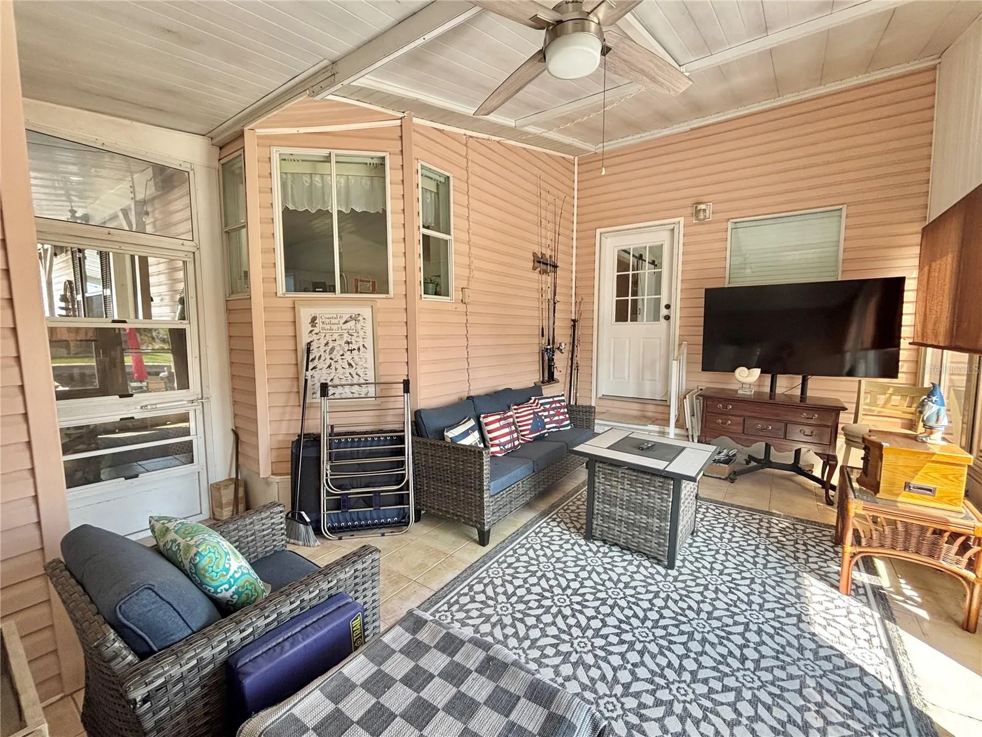 102 Americana Court NE St Petersburg FL 33702