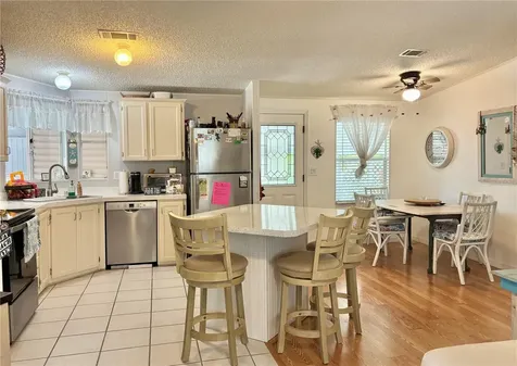 102 Americana Court NE St Petersburg FL 33702