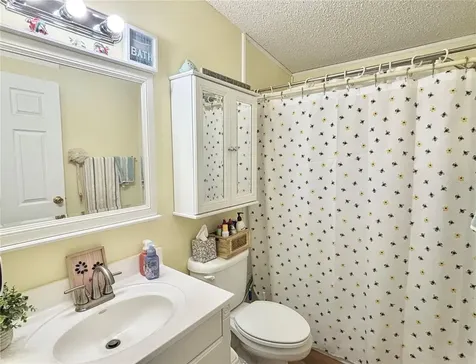 102 Americana Court NE St Petersburg FL 33702