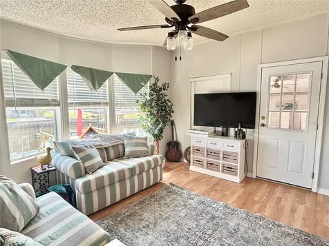 102 Americana Court NE St Petersburg FL 33702