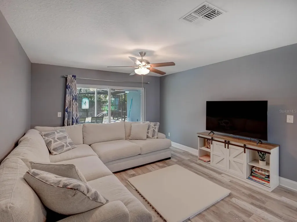 2988 Pinewood Run Palm Harbor FL 34684