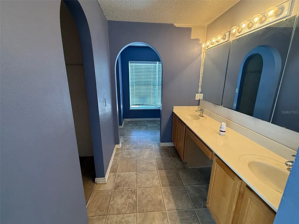 708 Brenton Leaf Drive Ruskin FL 33570