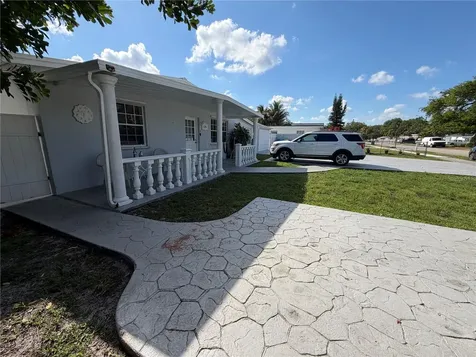 126 Miami Gardens Road West Park FL 33023