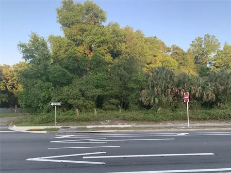 18111 N Us Highway 301 Citra FL 32113