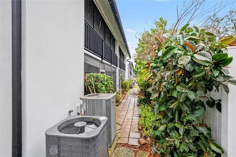 9802 Lombard Court Tampa FL 33618