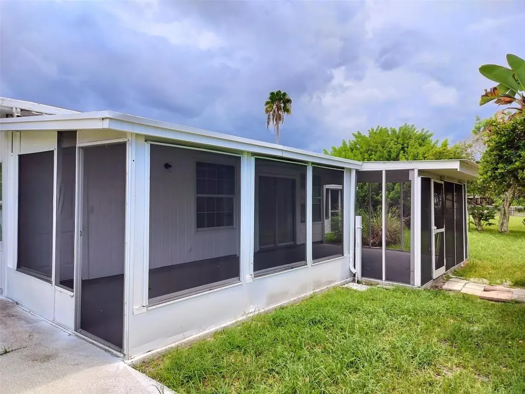 9901/9903 Grace Drive Port Richey FL 34668