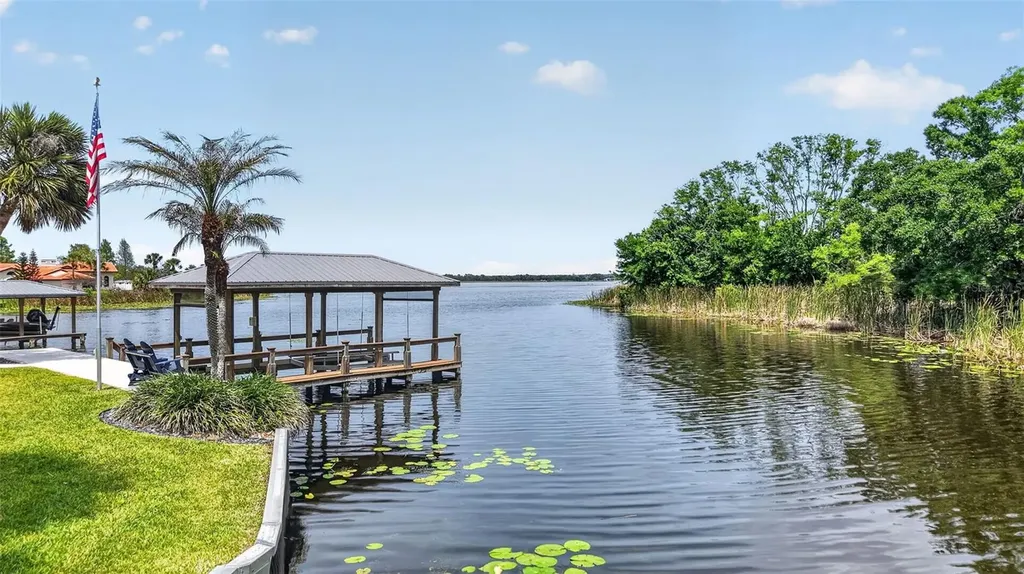 28828 Beauclaire Drive Tavares FL 32778