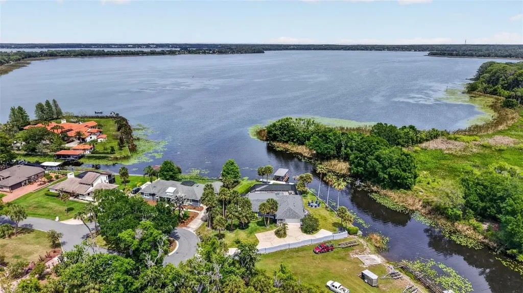 28828 Beauclaire Drive Tavares FL 32778