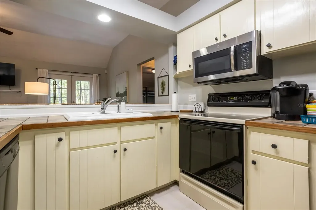 8432 SW 46 Road Gainesville FL 32608