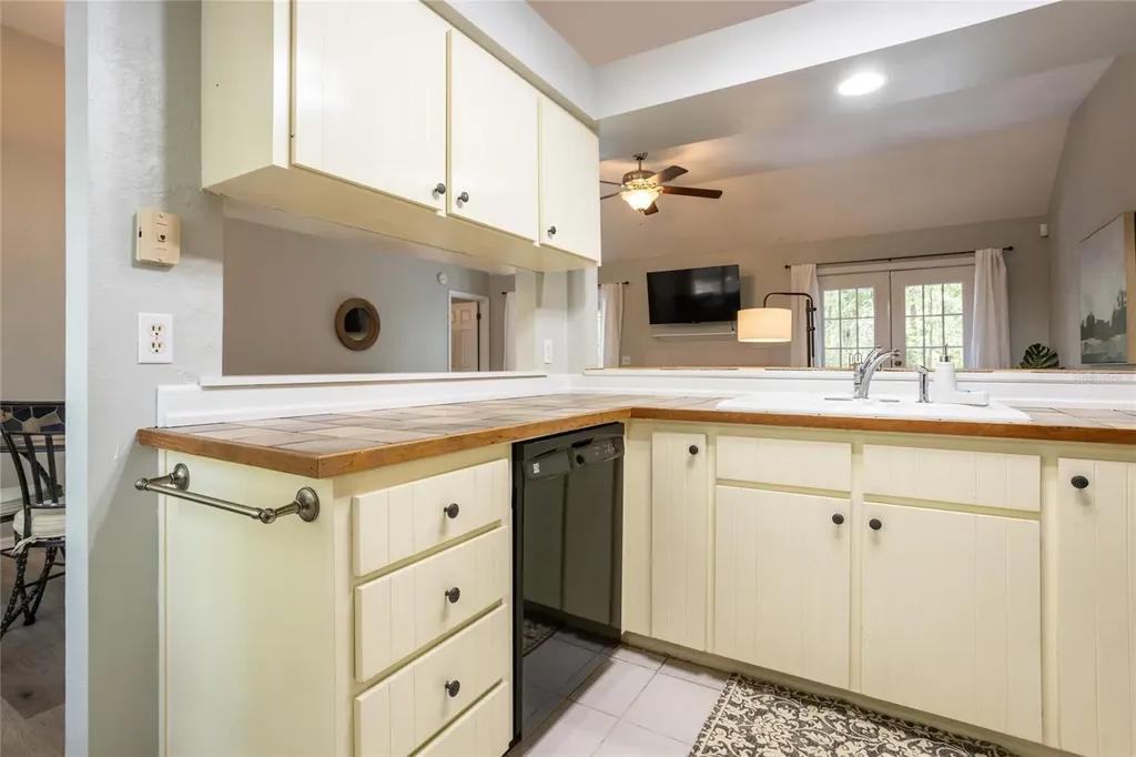 8432 SW 46 Road Gainesville FL 32608