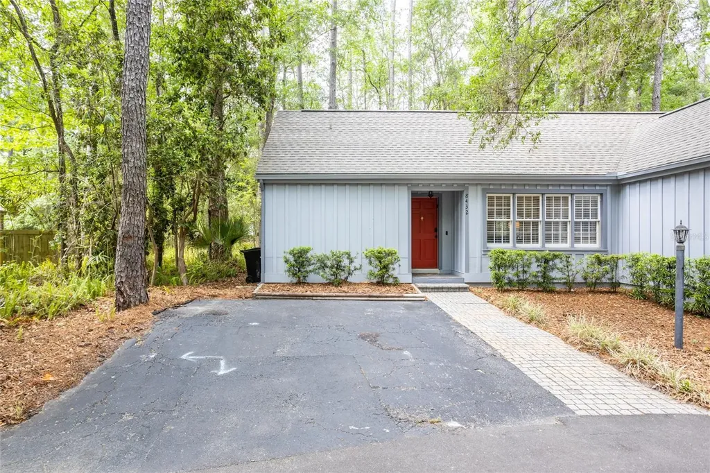 8432 SW 46 Road Gainesville FL 32608