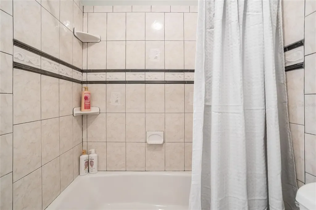 8432 SW 46 Road Gainesville FL 32608