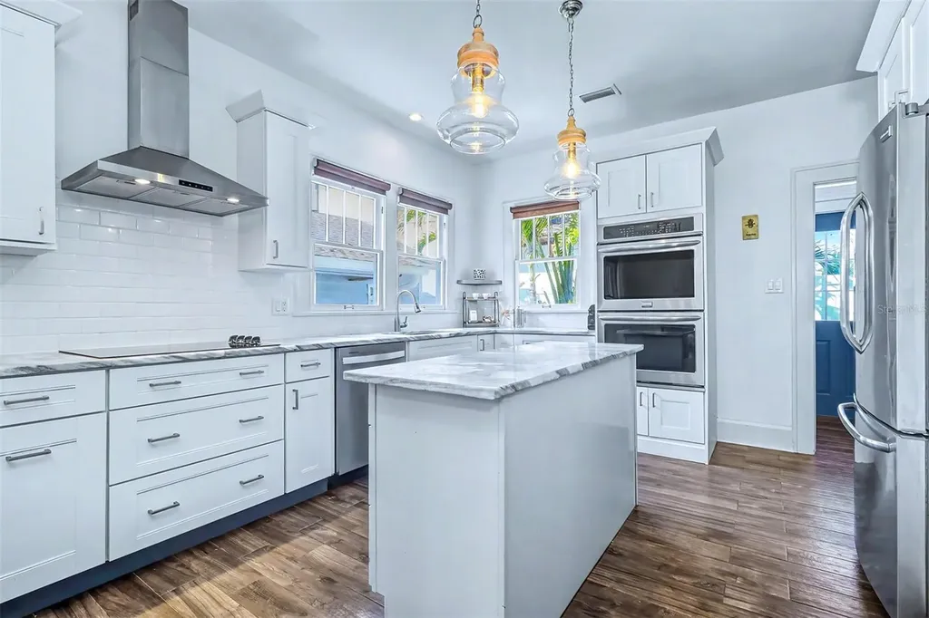 3218 7th Street N St Petersburg FL 33704