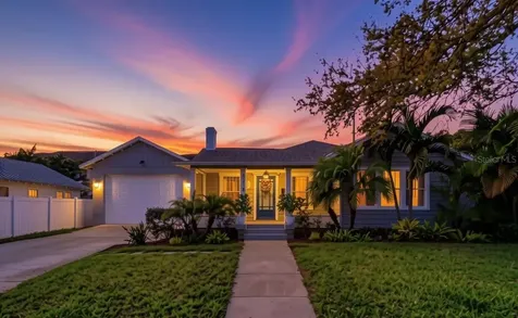 3218 7th Street N St Petersburg FL 33704