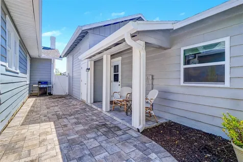 3218 7th Street N St Petersburg FL 33704