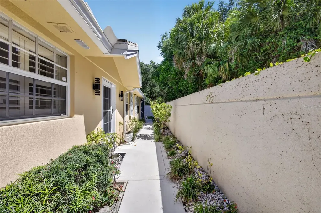 4047 Grove Point Road Palm Beach Gardens FL 33410