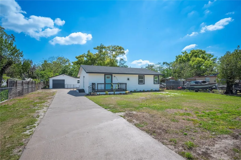 1215 El Camino Road Lakeland FL 33805