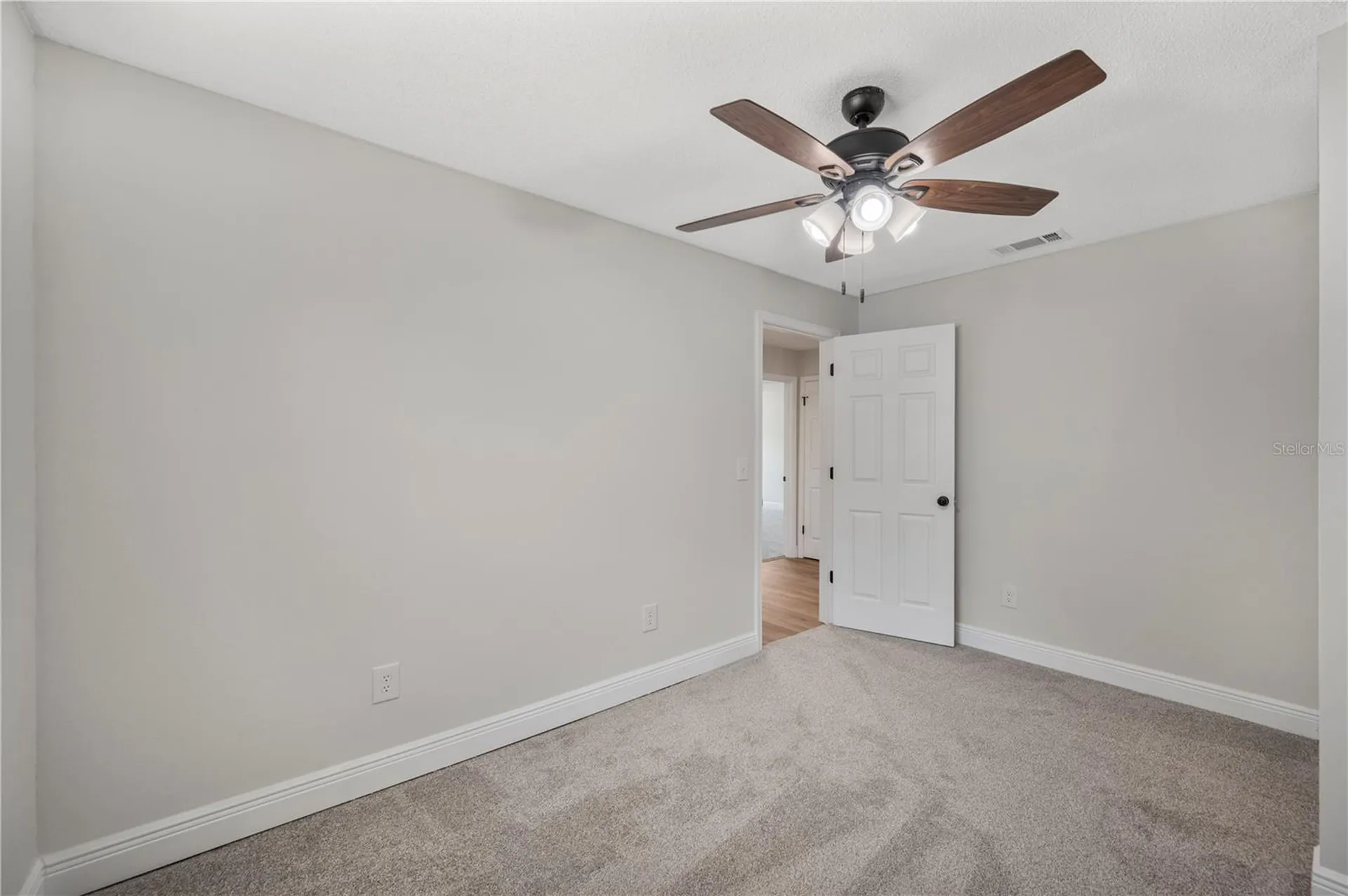 1215 El Camino Road Lakeland FL 33805
