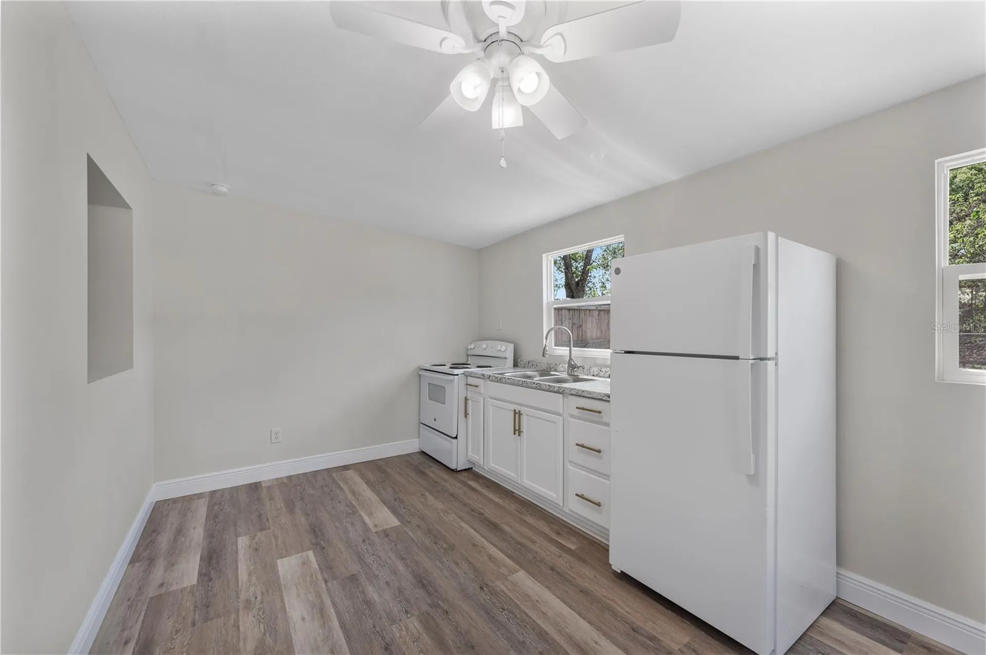 1215 El Camino Road Lakeland FL 33805