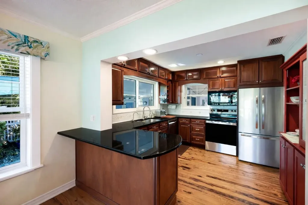 104 24th Street NW Bradenton FL 34205