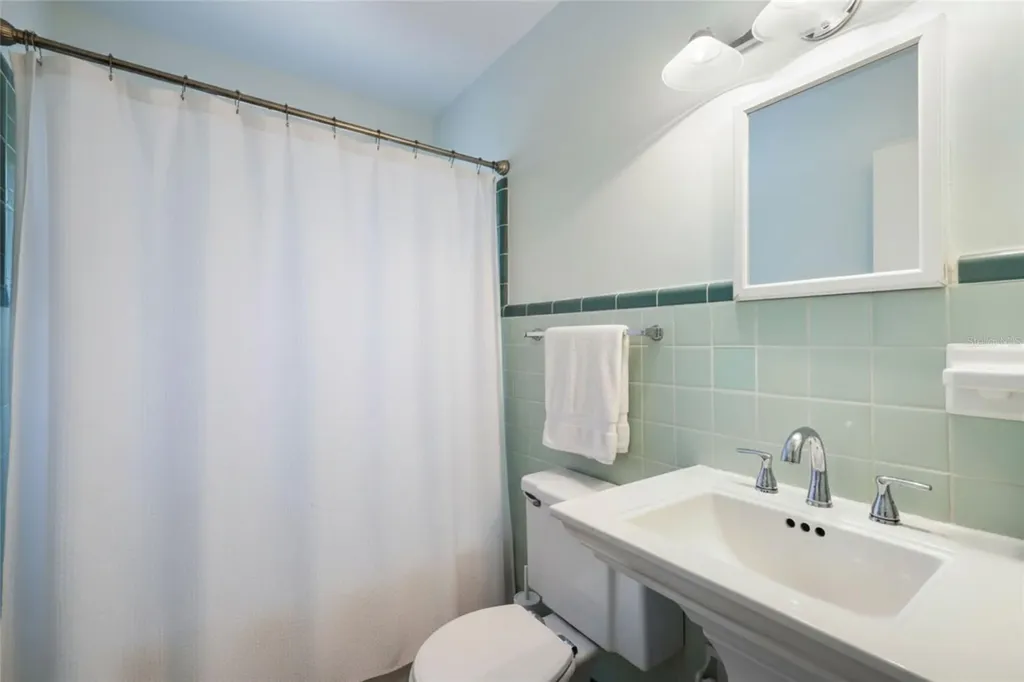 104 24th Street NW Bradenton FL 34205