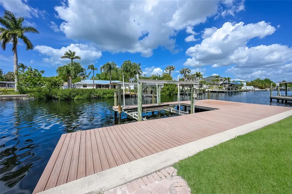 6912 7th Avenue Boulevard NW Bradenton FL 34209