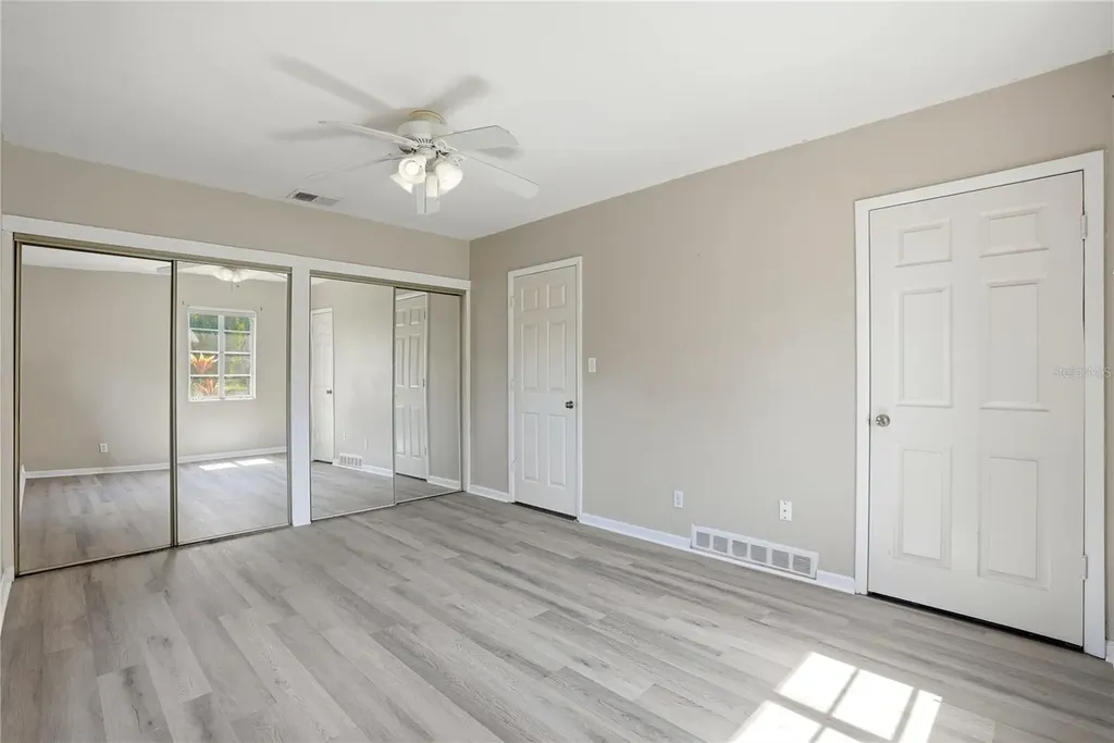 755 Alamanda Way S St Petersburg FL 33705