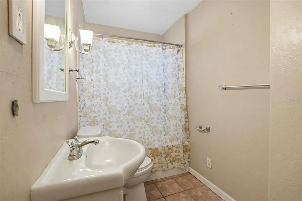 755 Alamanda Way S St Petersburg FL 33705