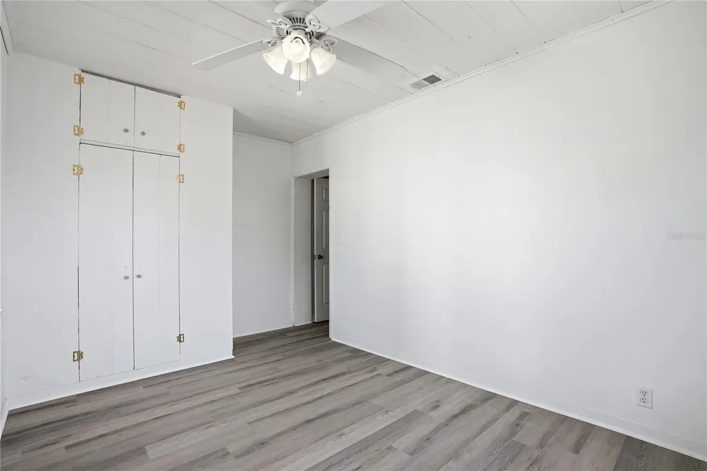 755 Alamanda Way S St Petersburg FL 33705
