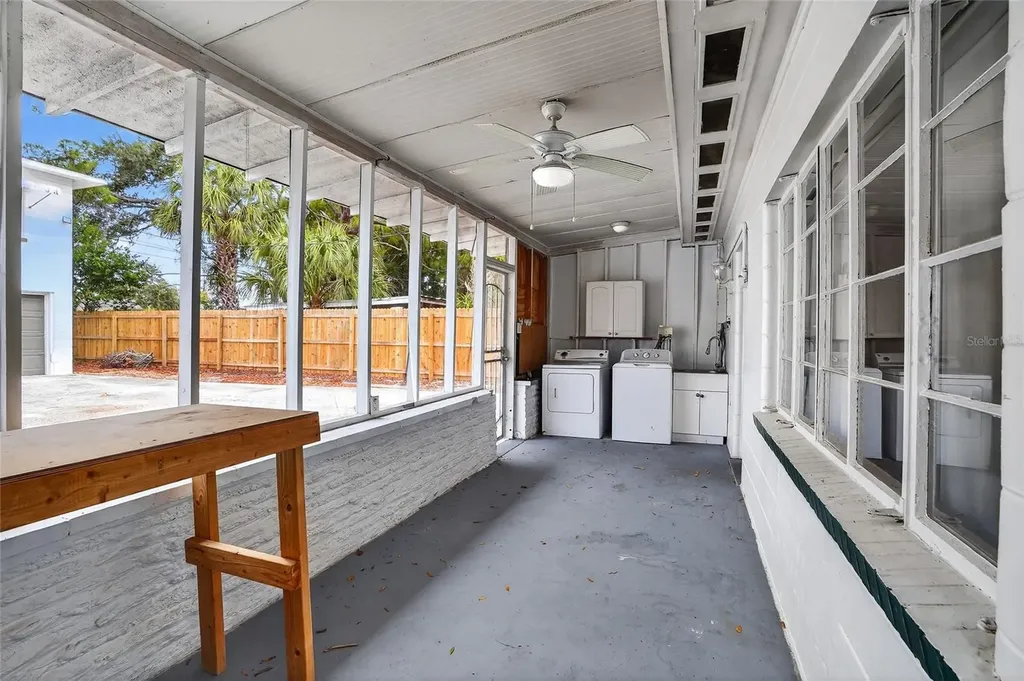 755 Alamanda Way S St Petersburg FL 33705