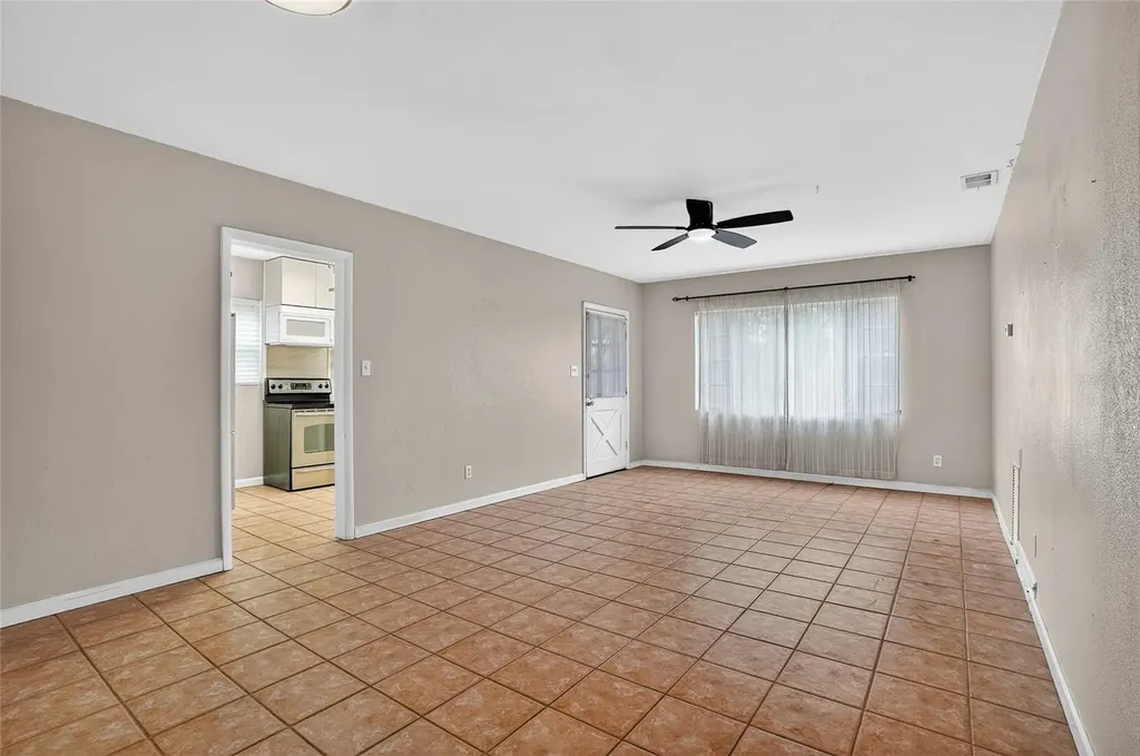 755 Alamanda Way S St Petersburg FL 33705