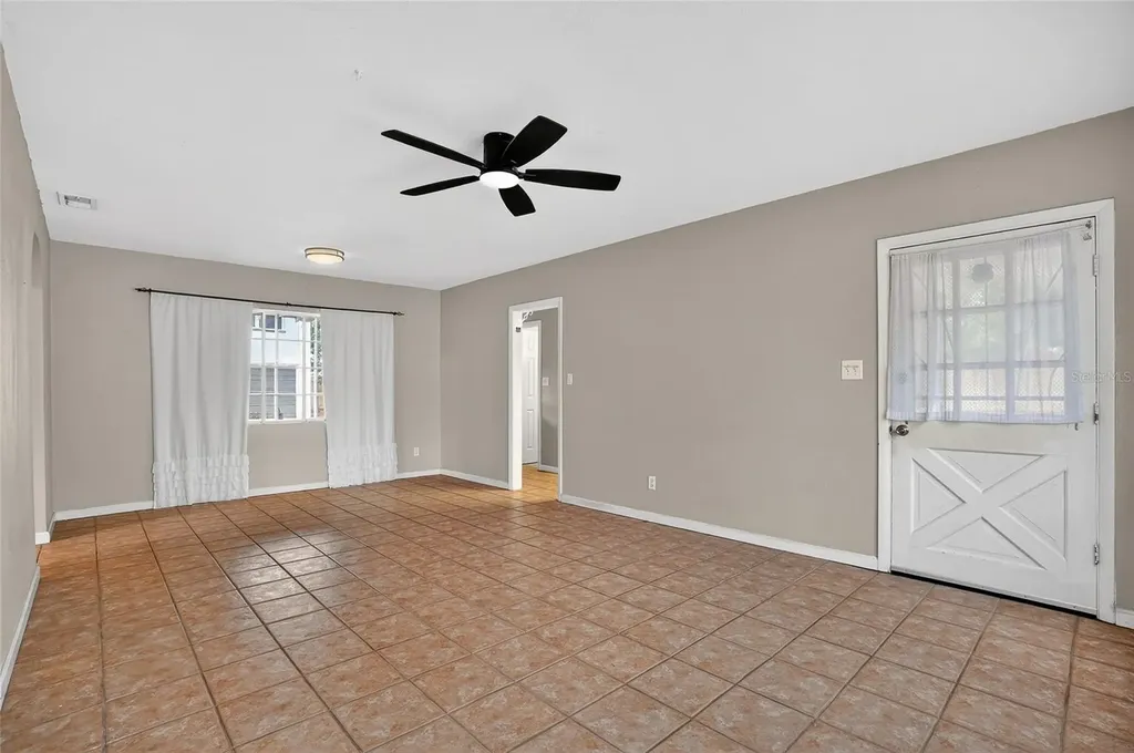 755 Alamanda Way S St Petersburg FL 33705