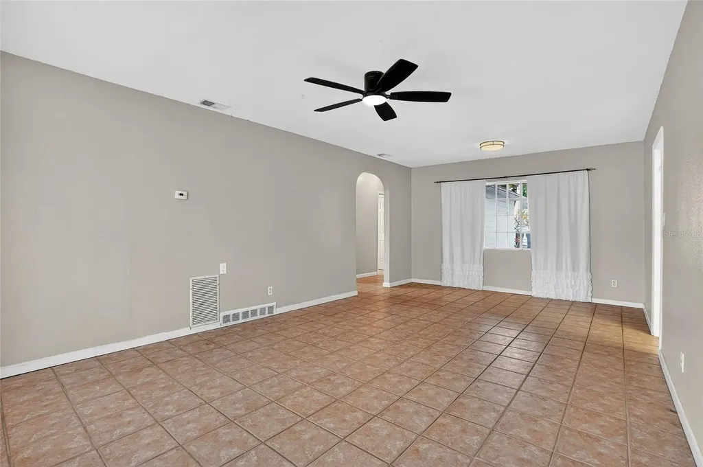 755 Alamanda Way S St Petersburg FL 33705