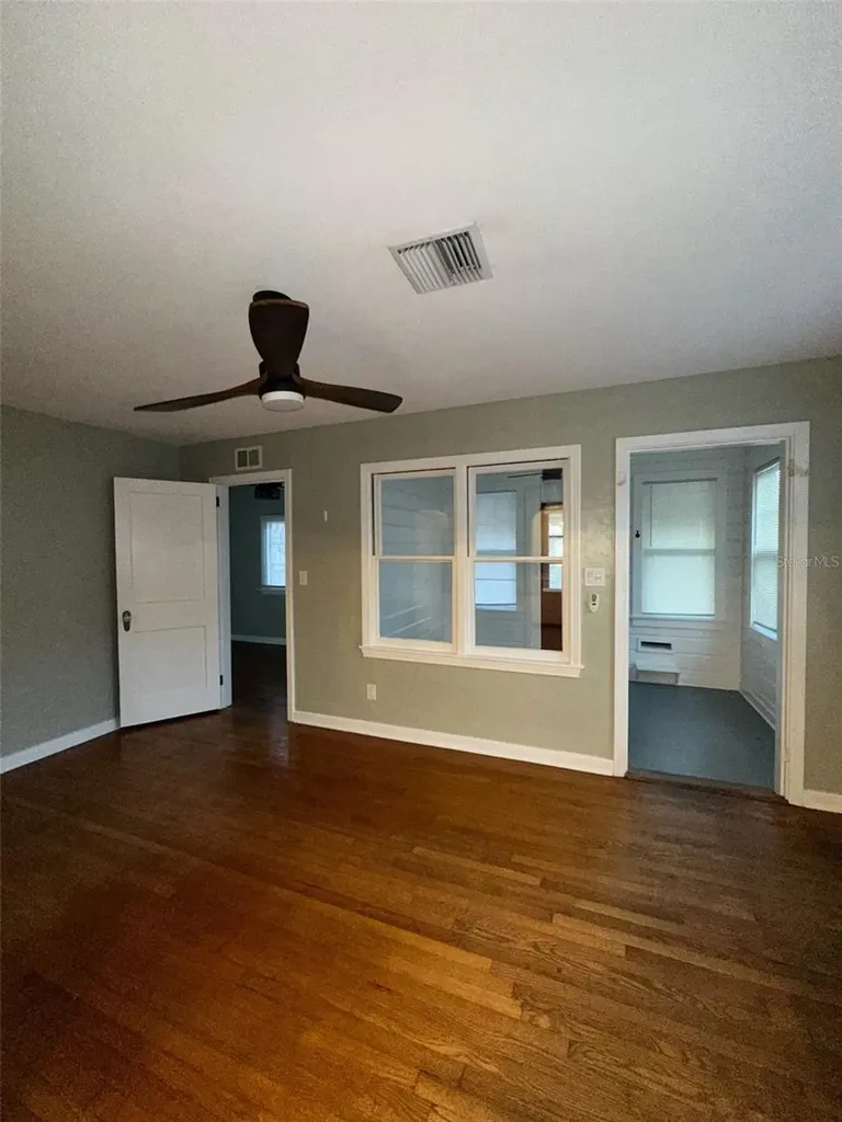 780 27th Avenue N St Petersburg FL 33704