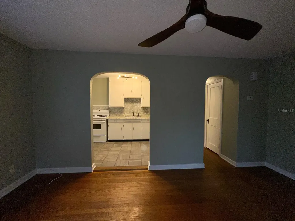 780 27th Avenue N St Petersburg FL 33704