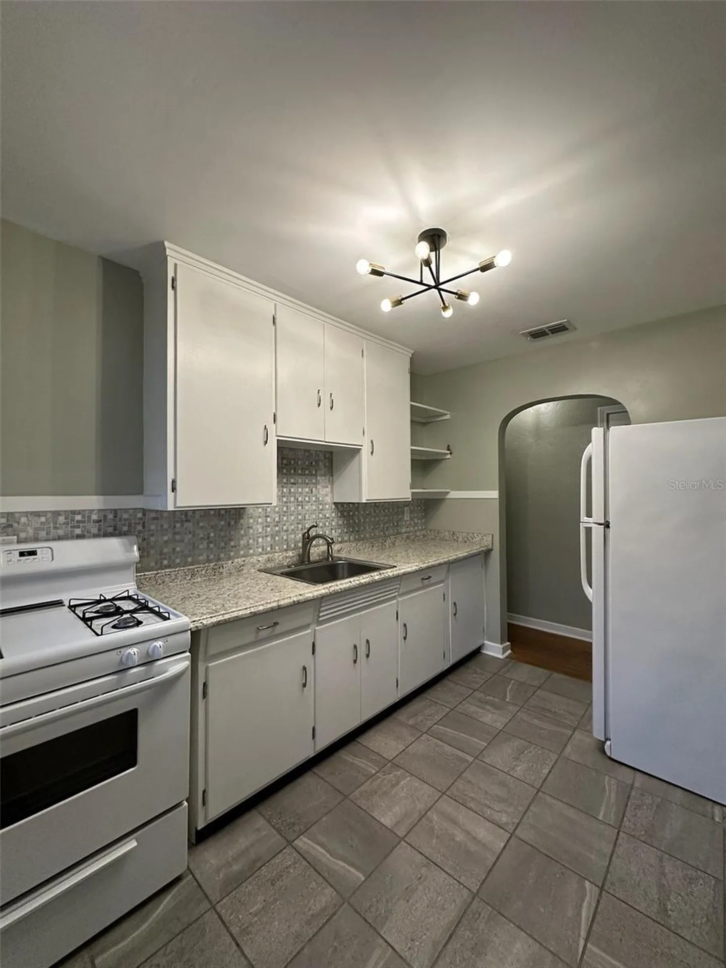 780 27th Avenue N St Petersburg FL 33704