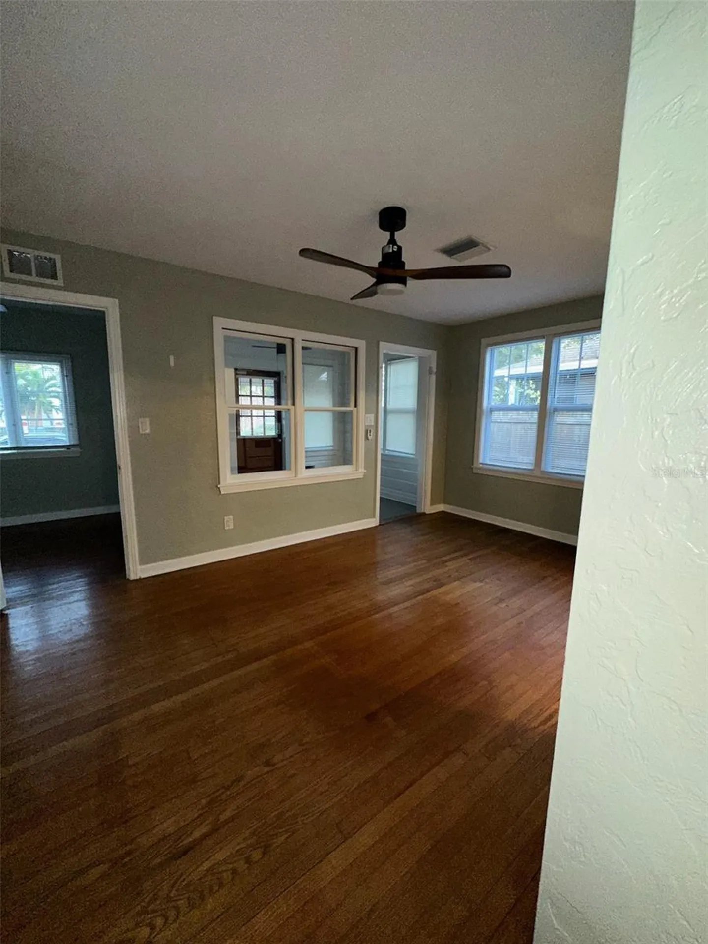780 27th Avenue N St Petersburg FL 33704